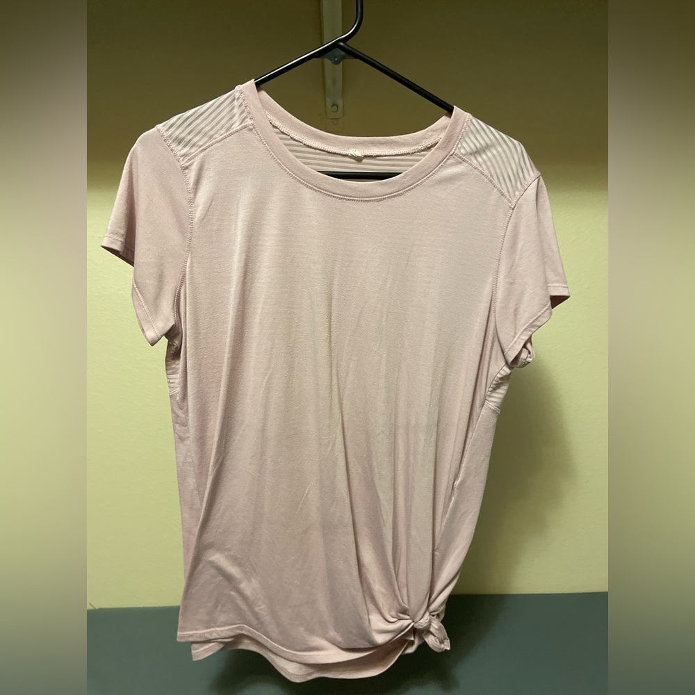 Old Navy Active T-shirt size large